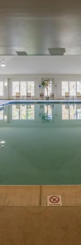 伯克希尔山林小屋，位于皮茨菲尔德的酒店