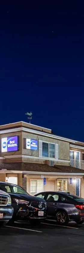 波威/圣地亚哥贝斯特韦斯特酒店，位于波威的酒店