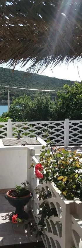 Adorable Summer house by the sea，位于Zapuntel的酒店