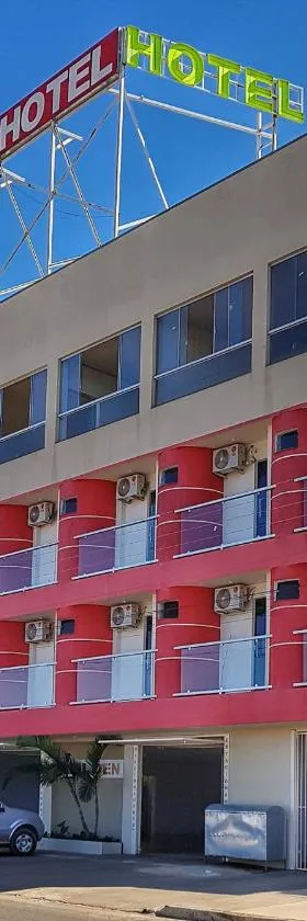 Golden Hotel，位于维列纳的酒店