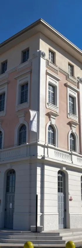Nuovo Albergo Operai，位于蒙法尔科内的酒店