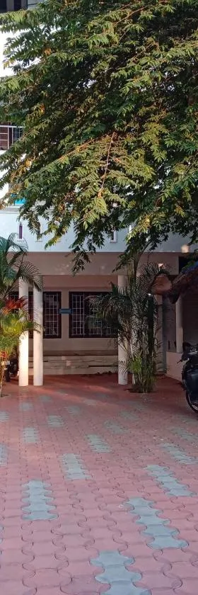 Hotel Peacock，位于可瓦兰的酒店