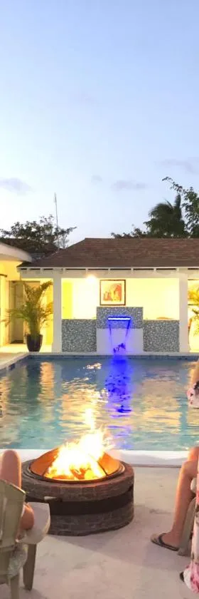 殖民地俱乐部套房旅馆，位于拿骚的酒店