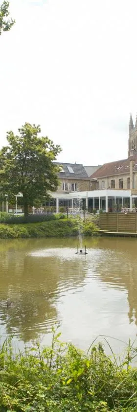 Hotel Oude Abdij，位于Lo-Reninge的酒店