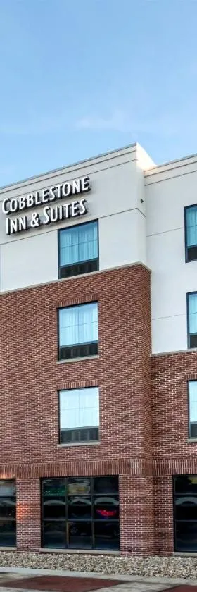 Cobblestone Inn & Suites - Waverly，位于韦弗利的酒店