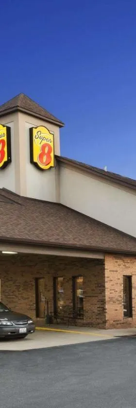 Super 8 by Wyndham Mount Vernon, IL，位于芒特弗农的酒店