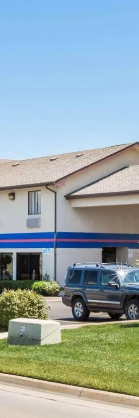 威奇托机场霍庄酒店，位于威奇托的酒店