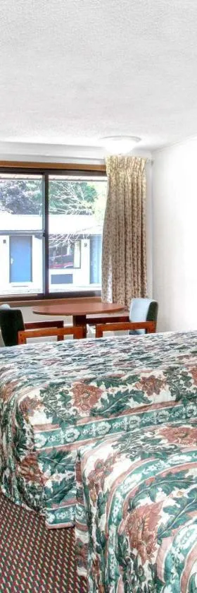 Knights Inn Pittston，位于皮茨顿的酒店