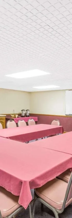 Knights Inn & Suites South Sioux City，位于South Sioux City的酒店