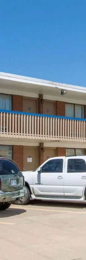格雷特本德旅程住宿酒店，位于Great Bend的酒店