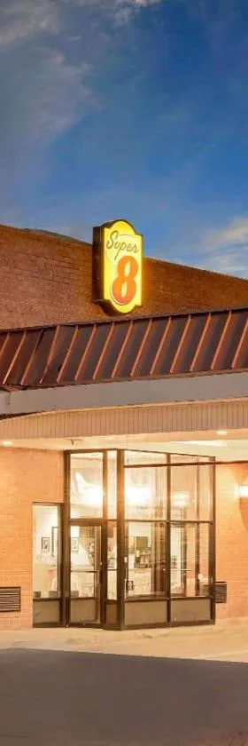 梅特罗波利斯速8酒店，位于梅特罗波利斯的酒店