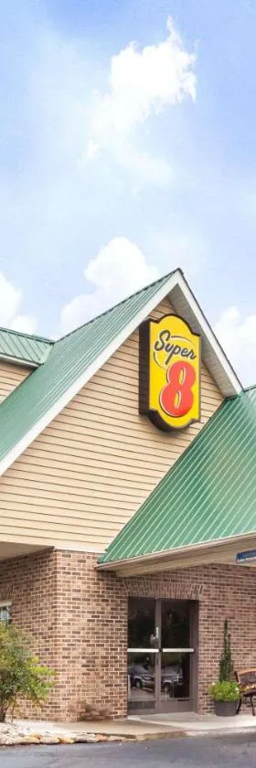 金斯顿速8酒店，位于金斯顿的酒店