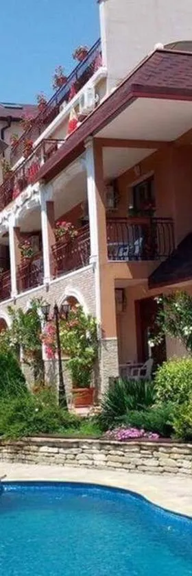 Byala Perla Family Hotel，位于比亚拉的酒店