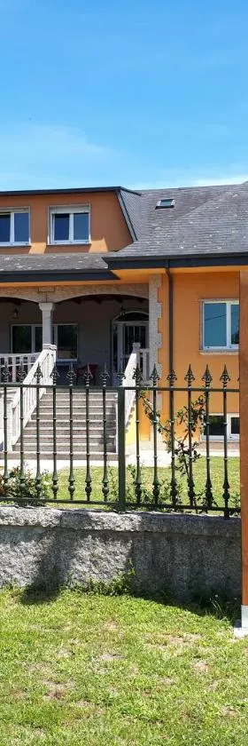 Pension Vilanova，位于希韦罗的酒店