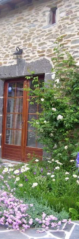 Le Martinou，位于Le Cayrol的酒店