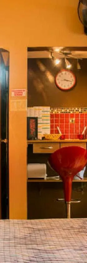 One32 Guesthouse Red Velvet，位于金斯敦的酒店