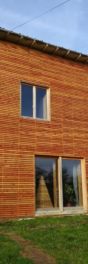 Maison ecologique en paille，位于La Chapelle-Enchérie的酒店