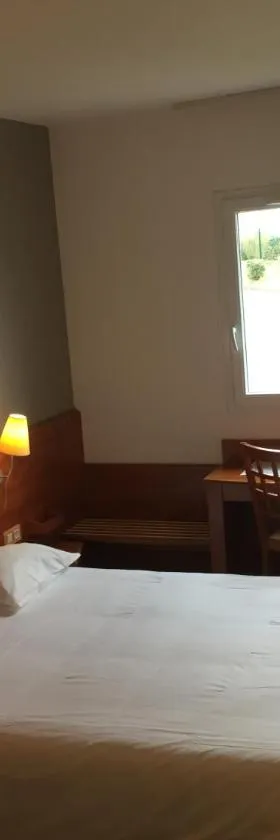 阿莫尼酒店，位于布尔阿沙尔的酒店