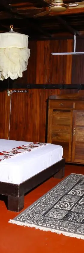 Malayoram Heritage Villa Munnar，位于Kūmudi的酒店