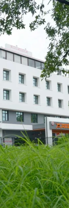 Max Hotels Prayagraj，位于阿拉哈巴德的酒店