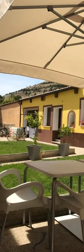 Albergue Orion，位于卡斯特罗赫里斯的酒店