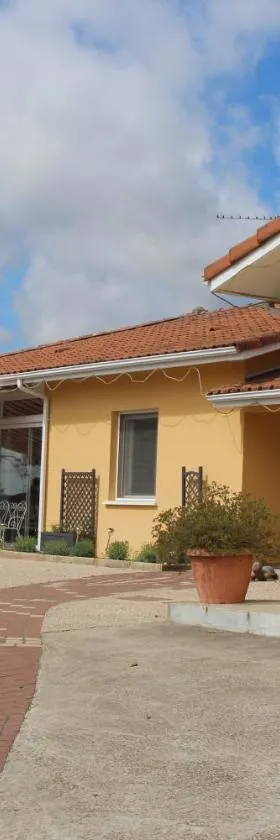 怒斯特梅森旅馆，位于热尔省巴斯洛讷的酒店