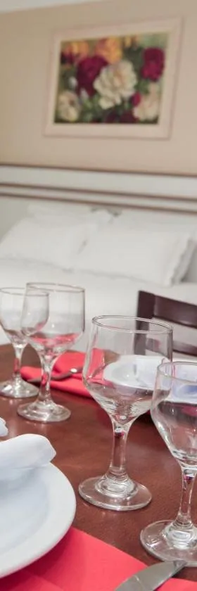 Hotel Dom Baroni，位于瓜拉普阿瓦的酒店