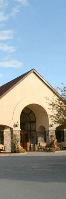 Potawatomi Inn & Cabins，位于安哥拉的酒店