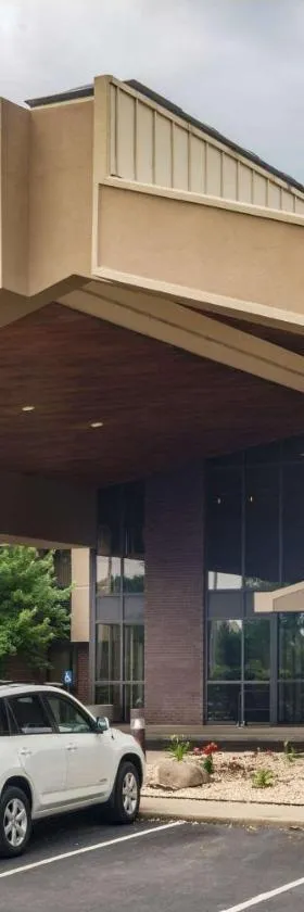 Ramada by Wyndham Columbus North，位于威斯特维尔的酒店