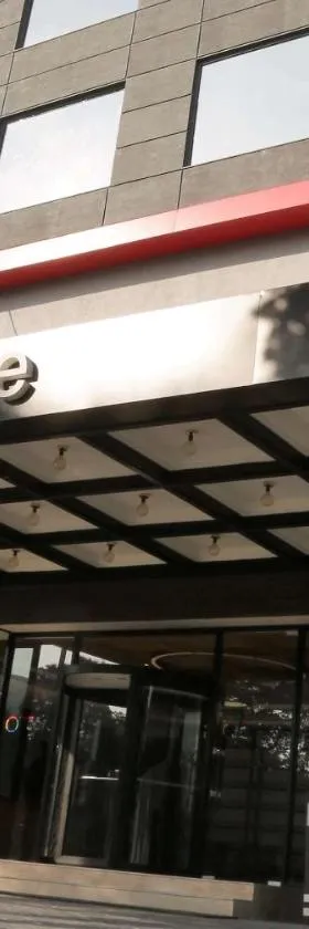 Ramada Encore Jalandhar，位于贾朗达尔的酒店