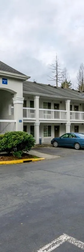 西雅图6号公寓酒店 - 芒特莱克泰勒斯，位于Mountlake Terrace的酒店