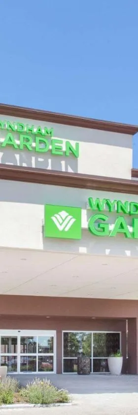 埃尔克格罗夫村奥海尔温德姆花园酒店，位于埃尔克格罗夫村的酒店