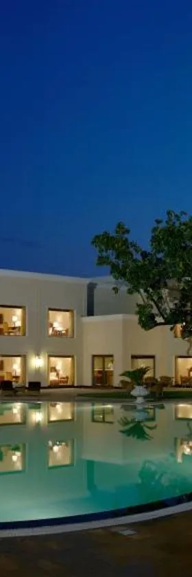 The Lalit Traveller Khajuraho，位于克久拉霍的酒店