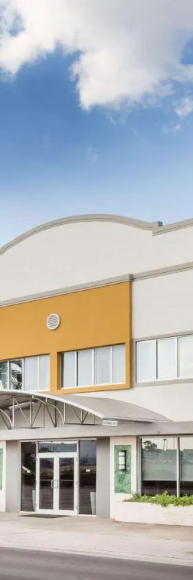 迈阿密/机场北戴斯酒店，位于迈阿密的酒店