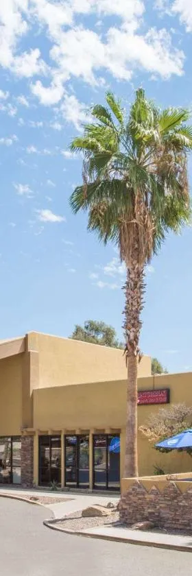 The Grand Inn Peoria，位于皮奥里亚的酒店