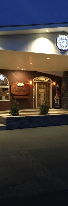 地标汽车旅馆，位于格伦斯福尔斯的酒店