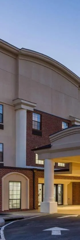 Wingate by Wyndham High Point Greensboro，位于海波因特的酒店