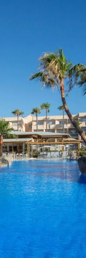 Hipotels Playa La Barrosa - Adults Only，位于奇克拉纳－德拉弗龙特拉的酒店