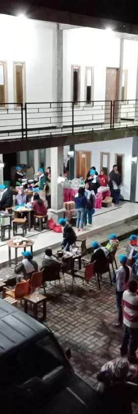 托莎莉布罗莫背包客民宿，位于岩望的酒店