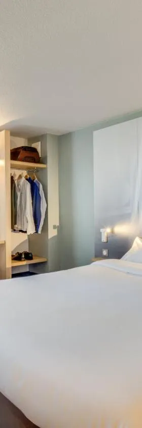 B&B HOTEL FREJUS Puget-sur-Argens，位于弗雷瑞斯的酒店