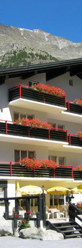 Hotel Restaurant Mattmarkblick，位于萨斯阿尔马格尔的酒店