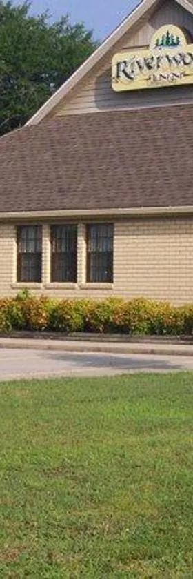 Riverwood Inn，位于Glenwood的酒店