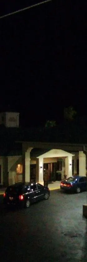 Econo Lodge，位于哈迪维尔的酒店
