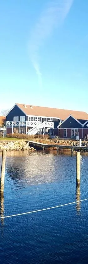 Klintholm Marina Park Cabins，位于博雷的酒店