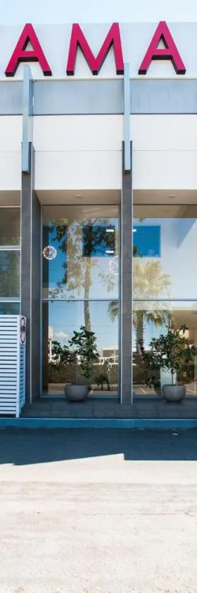 Ramada Hotel & Suites by Wyndham Cabramatta，位于Cabramatta的酒店