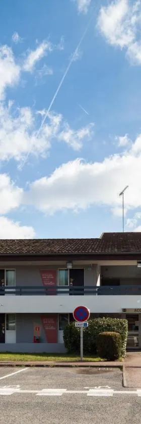 B&B HOTEL Corbeil-Essonnes，位于科尔贝埃索讷的酒店