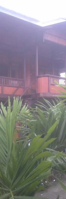 Sunset Guest House & Bar，位于布纳肯的酒店