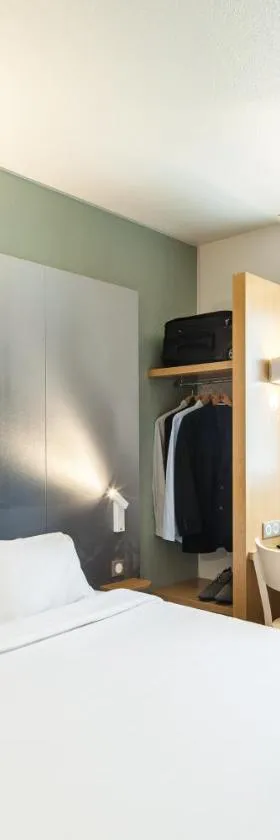 B&B HOTEL Evry Lisses 1，位于利塞的酒店