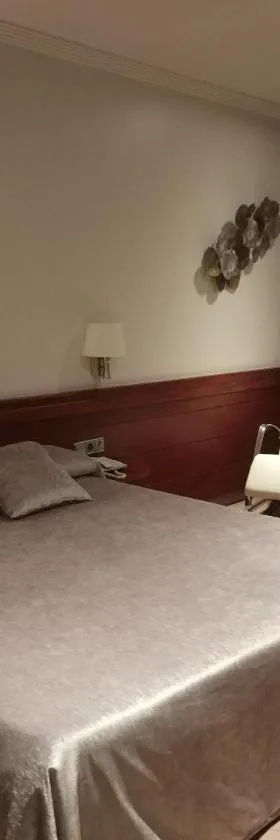 Hotel Els Noguers，位于曼雷沙的酒店