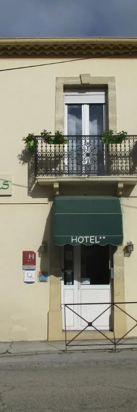 hôtel la tour des fées，位于Quissac的酒店